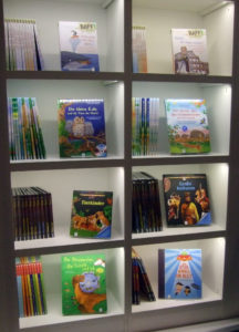 Arena Sachbücher Regal auf der Buchmesse 2013