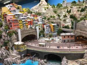 Miniatur Wunderland: Berge, Häuser, Schienen Italienabschnitt