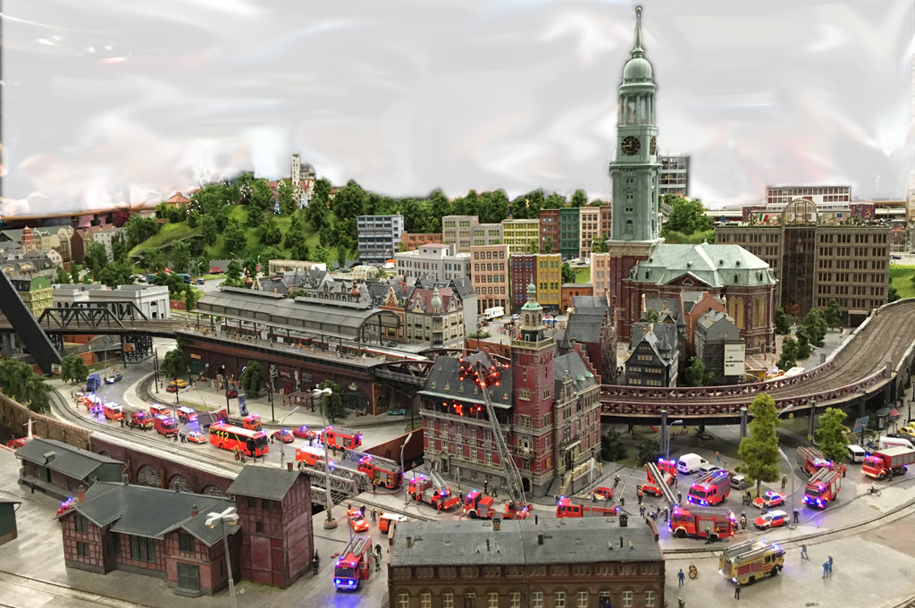 Miniatur Wunderland: Hamburg Michel und Feuerwehreinsatz