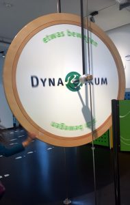 Drehscheibe im Eingangsbereich Dynamikum